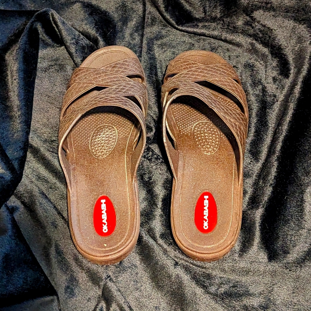 SHOES Okabashi Cross Strap Brown Slip Ons